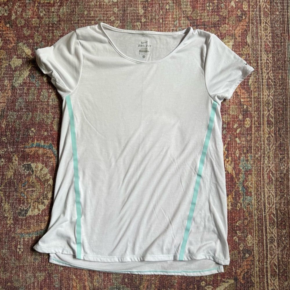 Nike Dri-FIT Women’s Small White and Light Blue Shirt pockets and reflective
